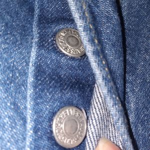 Button fly Levis